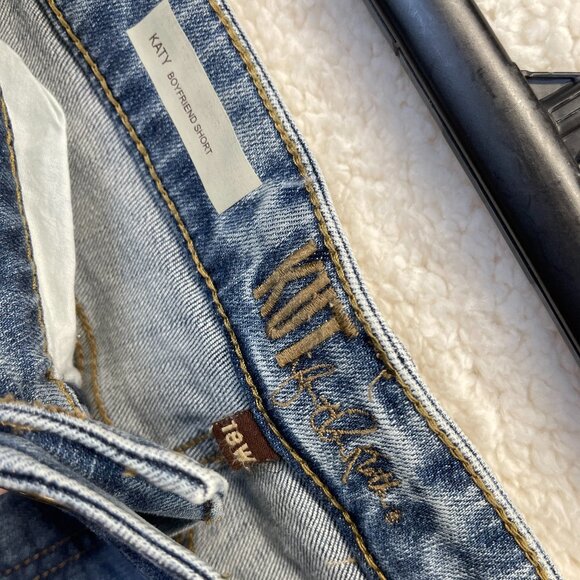 18W - KUT FROM THE KLOTH - KATY Boyfriend Short Distressed Denim Jean Short NEW - Picture 6 of 12